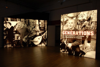 Générations, un siècle d’histoire culturelle des Maghrébins en France. Entrée de l'exposition dans les salles du Palais de la Porte Dorée. Photo : Sylvain Gorin © CNHI